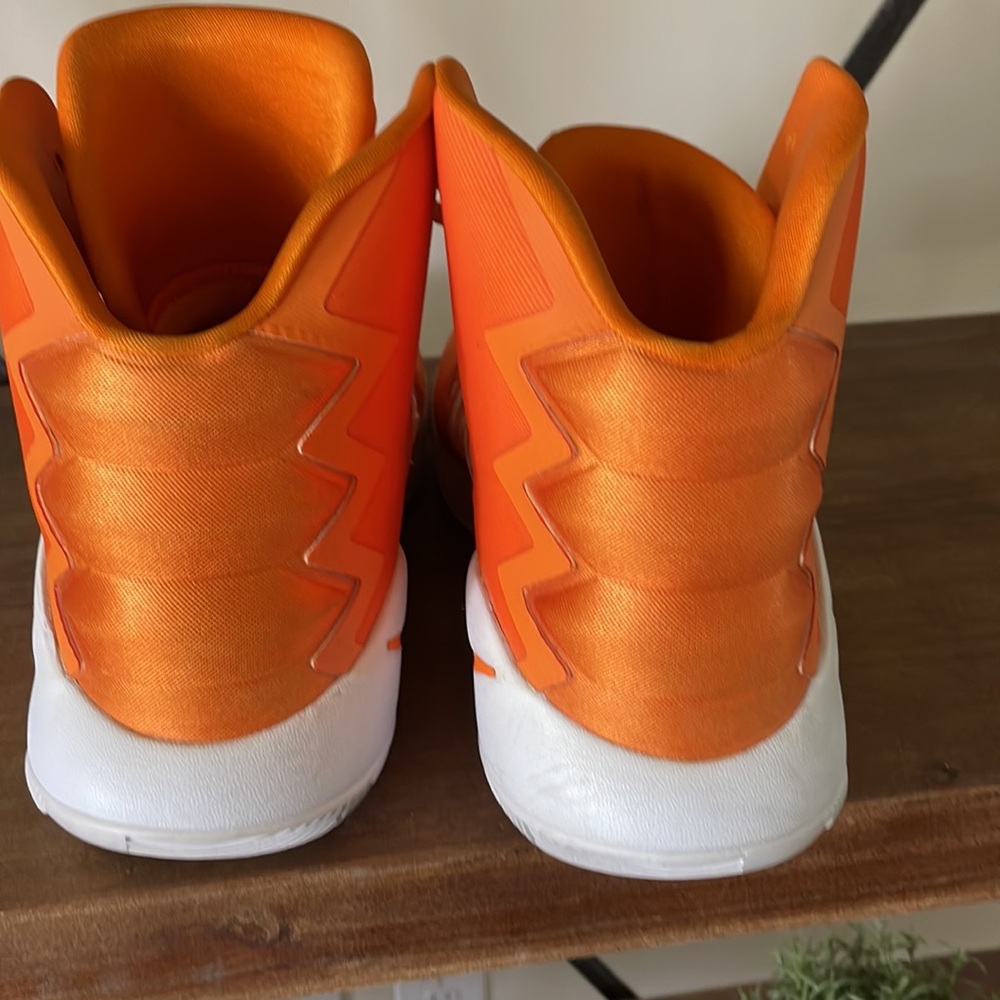 Nike Hyperdunk Shoes - image 5